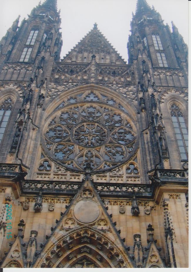 聖ビート教会。<br />とっても大きくて荘厳な教会です。