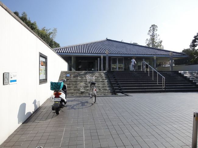 綺麗な建物です♪<br /><br />入江泰吉さんは、ずっと奈良の写真を撮り続けられた写真家で、写真集も発売されています。