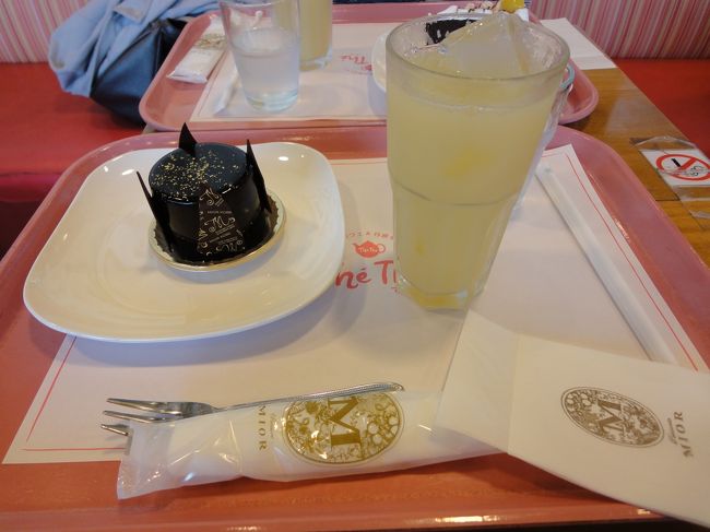 学園前まで戻ってきて、駅ビル２階のカフェ「テテ」へ。<br />ケーキセットを食べて、帰りました(^O^)