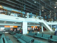 トクメン国際空港です。ここで約６時間のトランジットです。