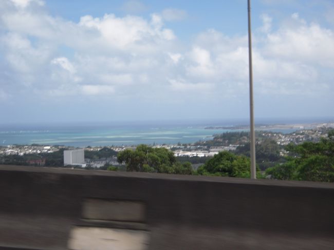 天国の海をハイウェイから望みつつ、向かうは・・・