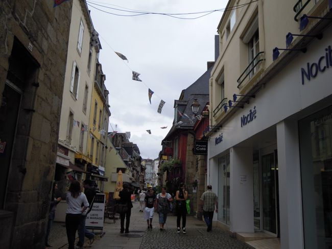 サン・マチュー通りを歩いてみよう。