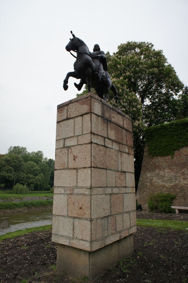 聖イシュトヴァーン像。