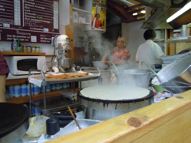 せっかく来たんだからそば粉のクレープ「ガレット」を買おうか。