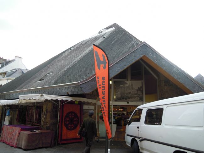 レ・アールの入り口(出口?)には、