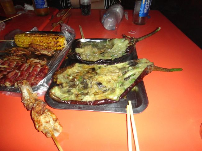 デカなすラー油、ぴりからでおいすぃぃ・・・と朝の機内から晩まで飲み続けた１日目でした(^-^)v 