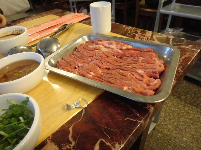 これが羊肉です。半斤（1斤＝500グラム）もできます。