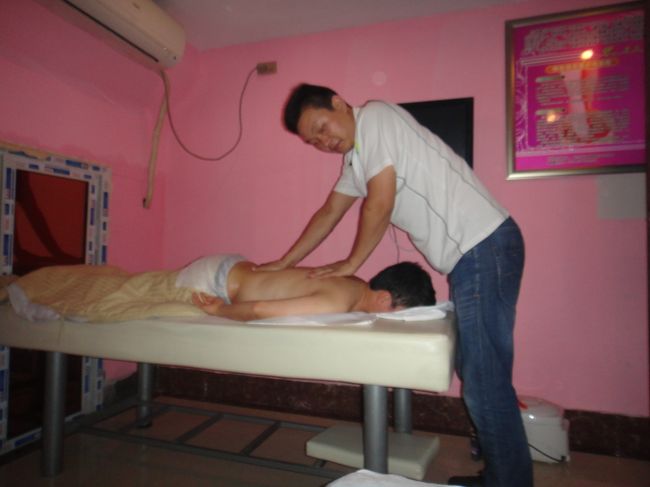 最後の晩ですからマッサージに行きますか。今日は奮発してSPA70分98元。この人が5番でーす、上手。