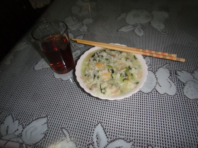 あっという間の最後の日になってしまいました・・・今日の朝ごはんは昨日の残りを加えてのいわゆるおじや・・・おいしいです！！