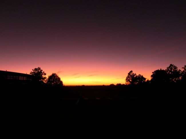 　日没後も大変奇麗な夕焼けが続いた。<br />　夜、今までこんな数の星を見たことがないぐらい　満天の星空だった。<br />　写真が撮れなくて（とっても写っていなくて）残念(&gt;_&lt;;)<br />