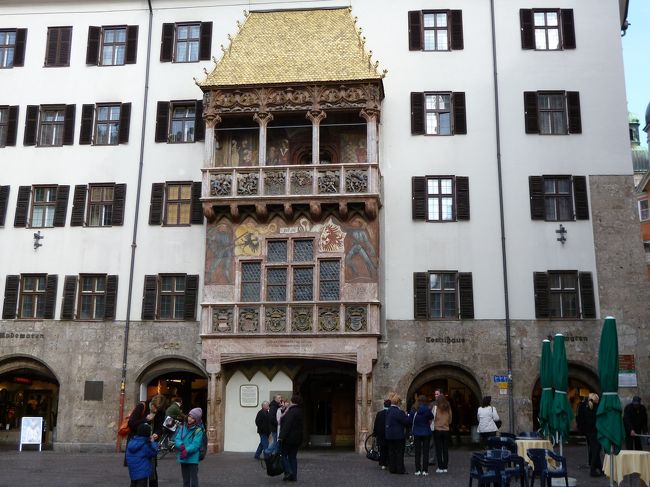 11月2日<br />黄金の小屋根<br /><br />午前と午後の２回見たけど、午前中のほうが黄金色がキレイに撮れた。