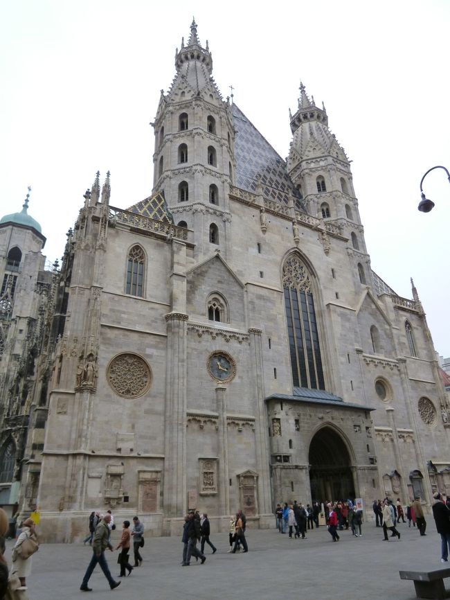 11月4日<br />シュテファン寺院<br />ウィーンのシンボルですね。<br />