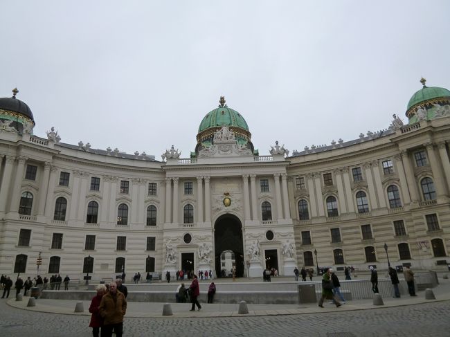 11月4日<br />王宮<br />時間が足りないから、外から見るだけ〜