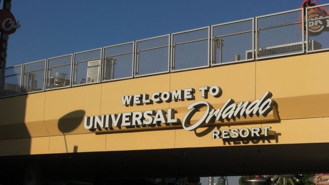 ユニバーサルシティーウォーク　オーランドに着きます。<br />