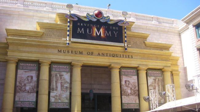 日本ではスパイダーマンのアトラクションがある場所に、マニーというハムナプトラの映画をモチーフにしたアトラクションがあります。<br />内容はすごく楽しめましたが、建物の中がもの凄く暗いので暗所恐怖症の人はきついかも・・・