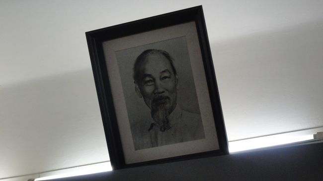 「ホ〜チミン」　です。