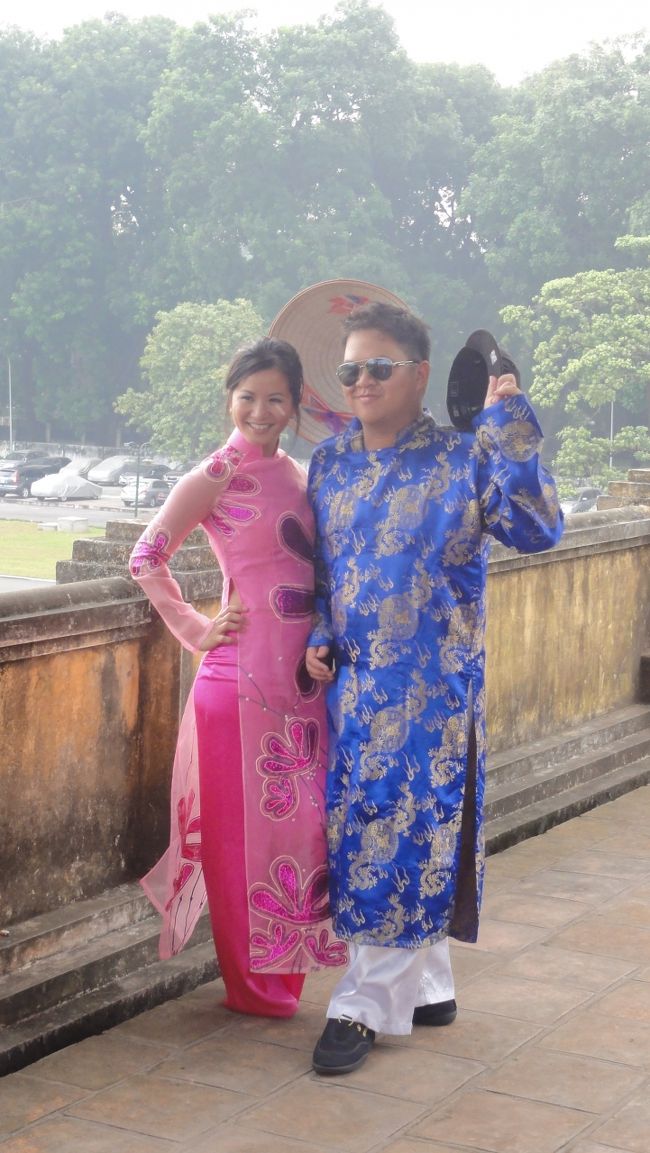 これは、観光客か？<br /><br />「コスプレ」　みたい。