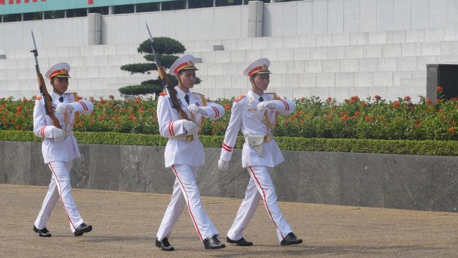 「１時間毎」　の　「衛兵交代」　。