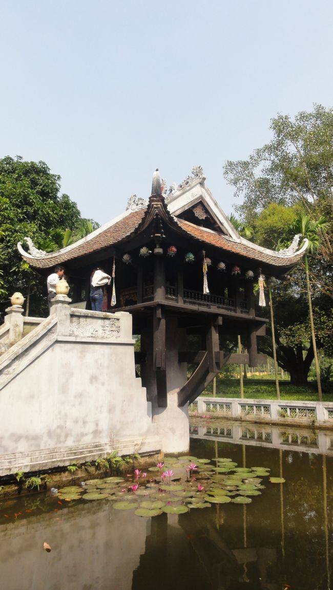 「一柱寺」　です。<br /><br />「李朝の太宗」　が　「１０４９年」　に創建。<br /><br />一応、「蓮の形」　らしいです。