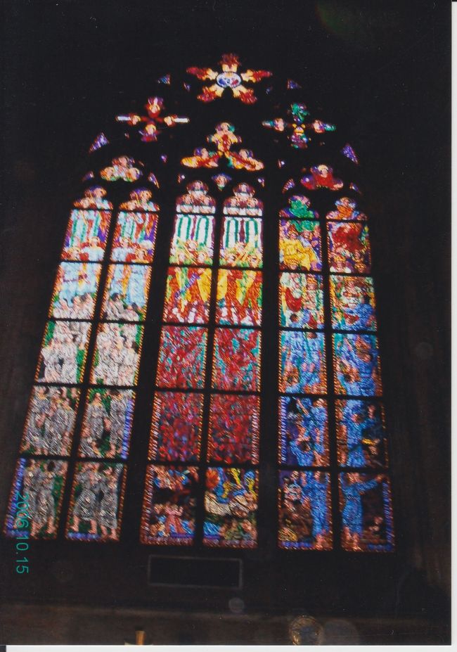聖ビート教会に戻ってきました。<br />ミサも終わっており、一番の見どころ、ミュシャのステンドグラス。<br /><br />細部まで細かに表現してあり、本当に感動します。