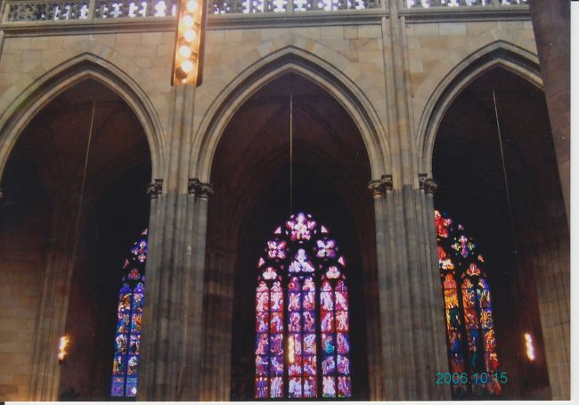 こんなステキなステンドグラスが、何枚もあります。