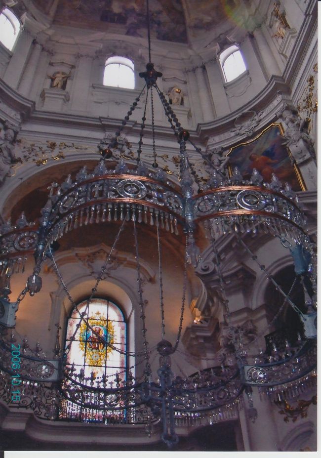 聖ミクラーシュ教会の中。<br /><br />外観だけでは分からない、美しさがそこにありました。