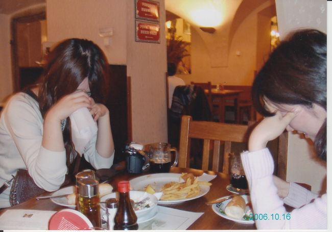 夕飯で、黒ビールを飲みながら。<br /><br />アレ、アレだよね、そうそうアレ！<br />分かってるんだけど、名前が･･･。<br /><br />酔っ払ったのか言葉が全然出てこなくて、苦悶する女子３人。