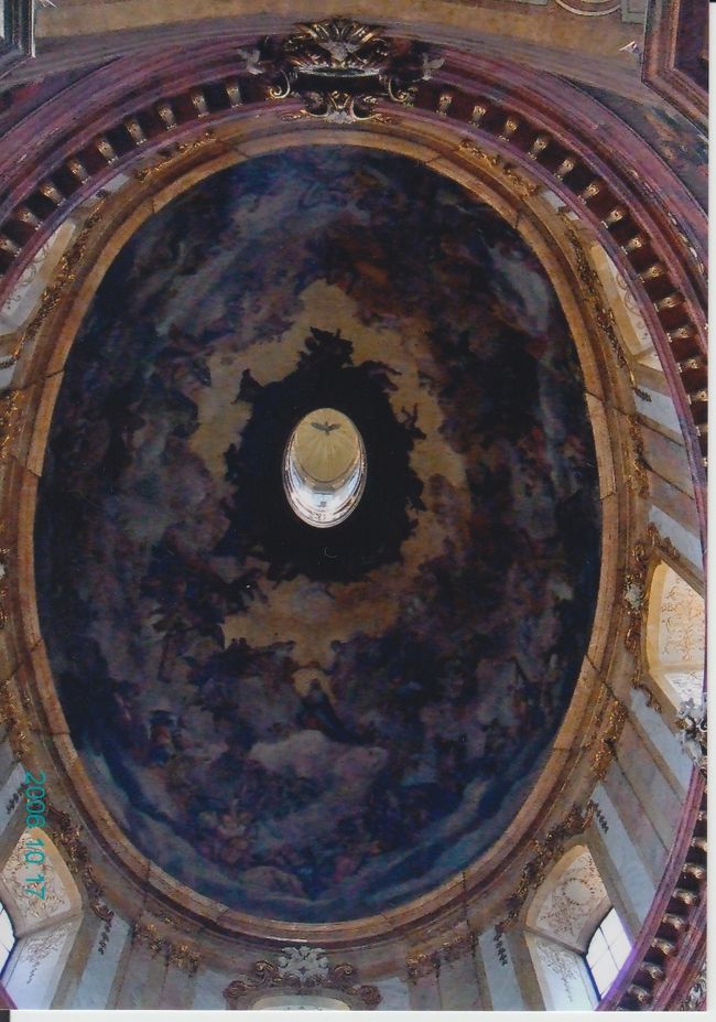 ペーター教会の内部。<br />1710年に完成した、バロック様式の教会です。<br /><br />