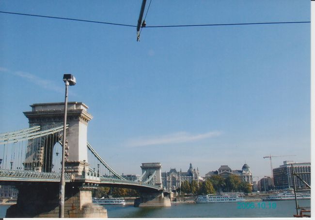 さて、ホクホクした気持ちで、くさり橋へ。