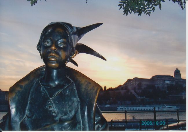 ブダペストは、町中に不思議な像がたくさんあります。