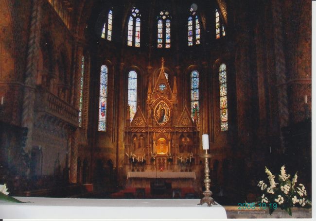 マーチャーシュ教会の内部。