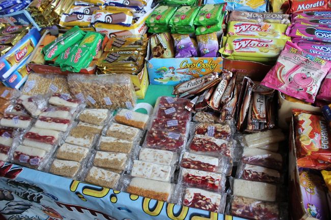 こういうお菓子っていつ作られたものなんだろう。。<br />日本だったら絶対に買わないけど、<br />外国だとこんなもんか、と思える不思議。