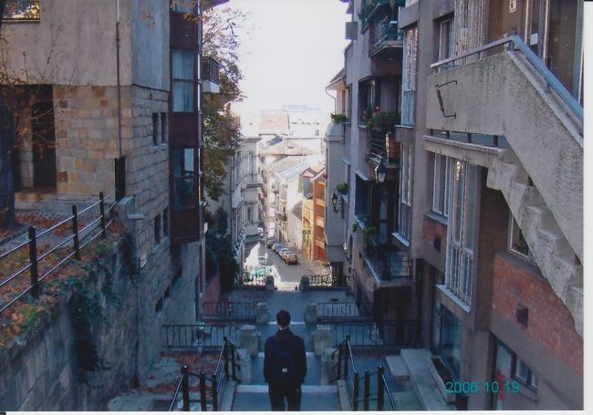 漁夫の砦を後にし、歩いてドナウ川まで。