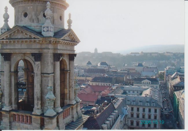 屋上からの眺め。<br /><br /><br />そろそろ夕暮れです。綺麗な街並みが、一望できます。