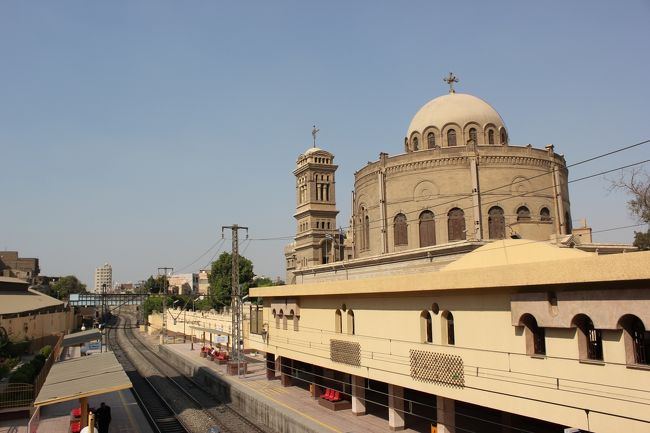 次の日。<br />オールドカイロに来ました。<br />コプト教のエリアで、博物館や教会があります。<br />