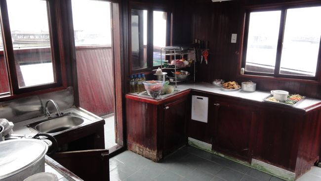 船には、「キッチン」　もついてます。