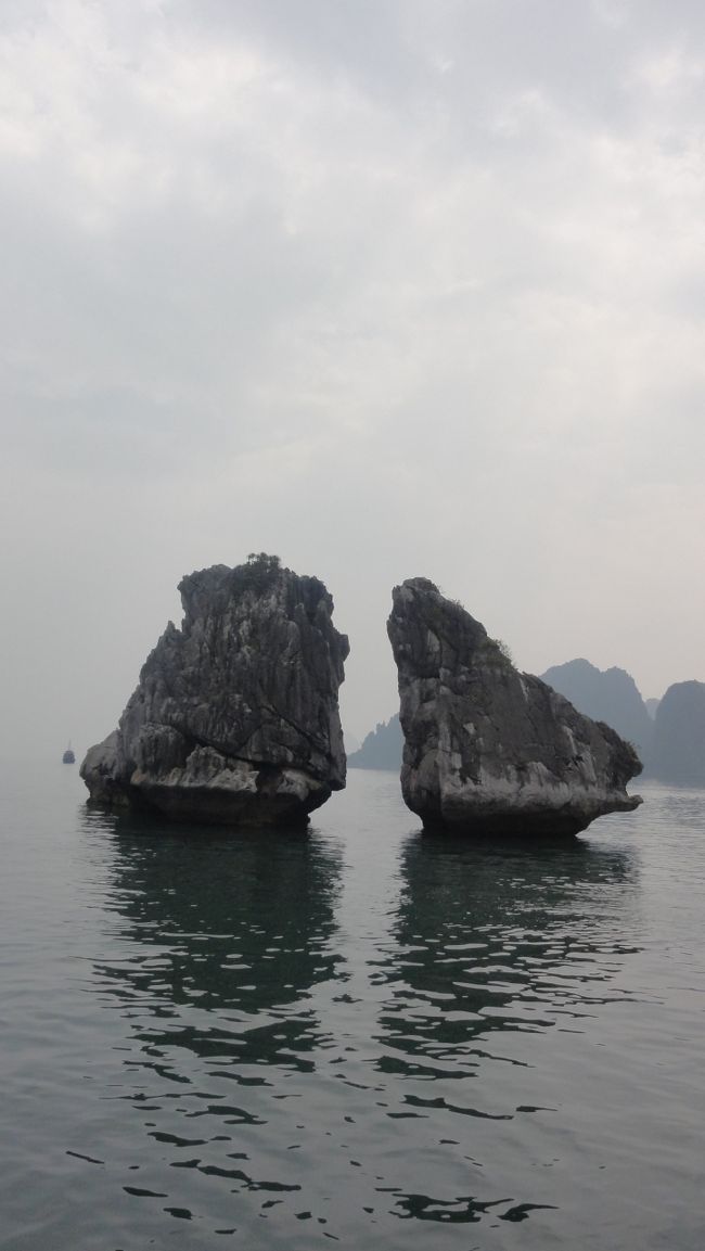 メインの　「闘鶏岩」　です。