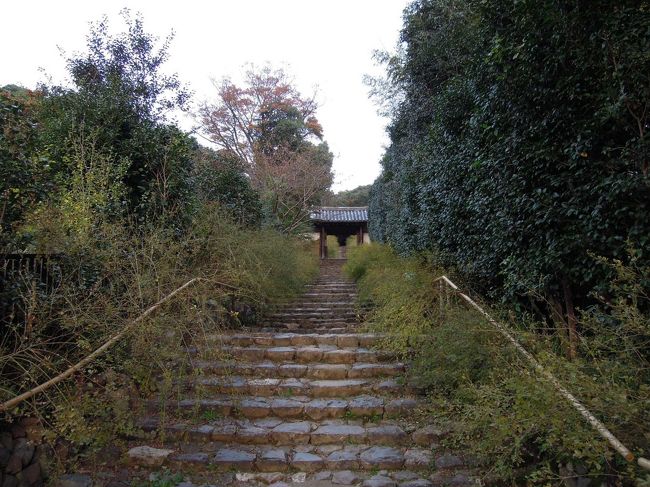 けっこう階段が急です。