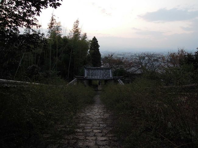 夕方５時になりました。<br />拝観時間の終了です、これから帰宅の途につきます。