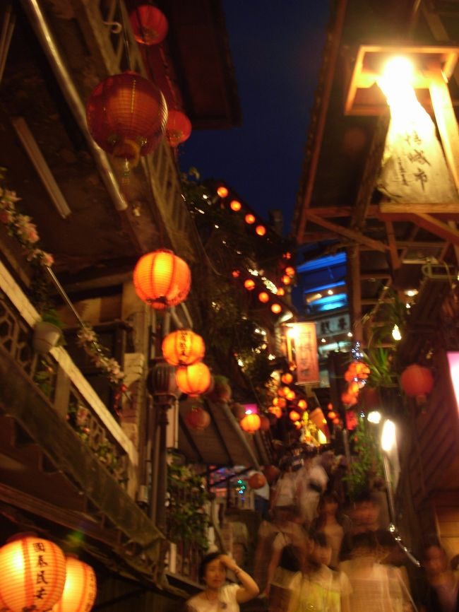 夜になるとこんなカンジです。