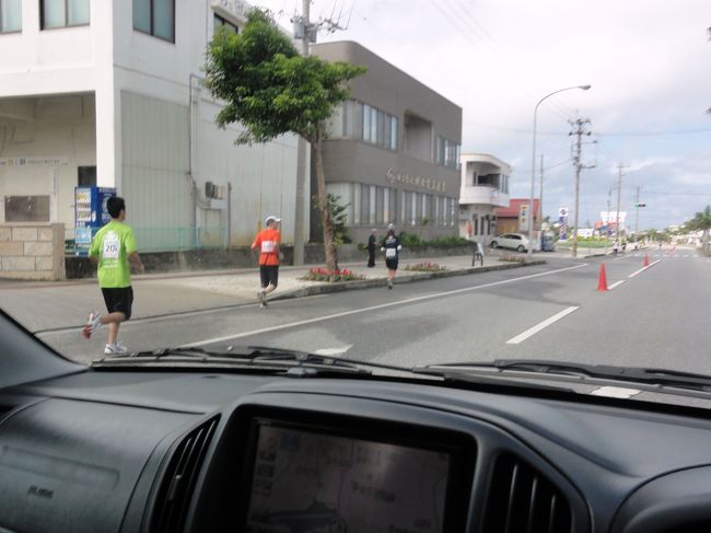 砂山海岸への道中でトライアスロンレースでしょうか？<br />皆が奮闘中でした。<br />昔を思い出すな〜〜　頑張れ〜！！