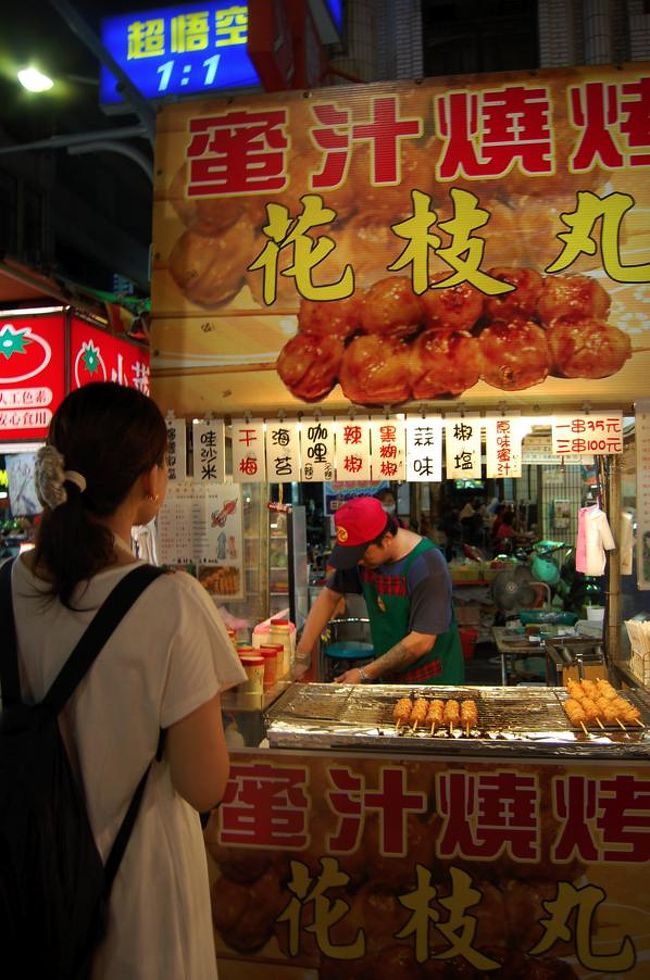 友人はイカだんごを。