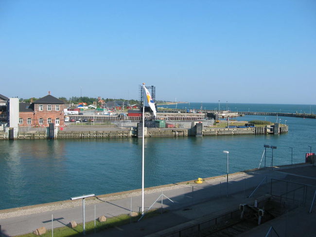 ドイツ（ロストック）に渡るフェリーからのゲザ（デンマーク）港の写真です。フェリーはスカンドラインズ（Scandlines）が運航しています。予約はネットからしました。<br />予約は<br />http://www.scandlines.eu/<br />からできます。<br />