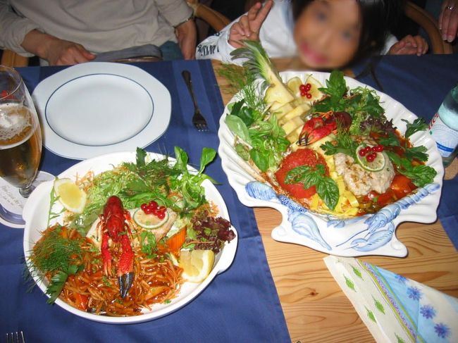 ロストックは港町で海の側なので魚料理を食べようと言うことでレストランでお勧めを頼んだら出てきたメニューがこれでした。はっきり覚えていませんが、まずくもなく、おいしくもなくというところです。やっぱり魚は日本が美味しい！