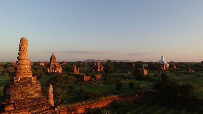 宿があるニューバガンと空港との間にある<br />『Tayok-pyi Paya』<br /><br />人で溢れていなくておすすめ。<br />
