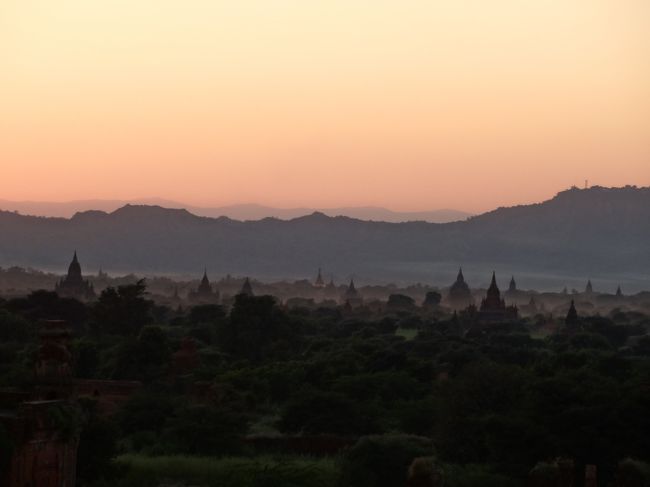 オレンジのグラデーション