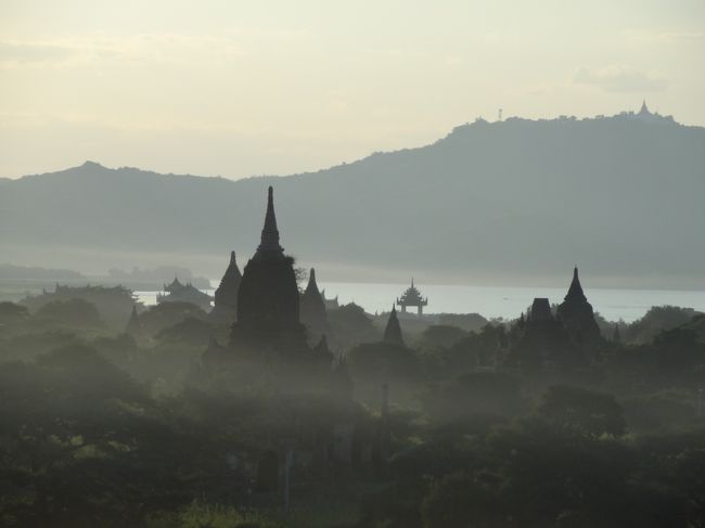 墨絵のような世界