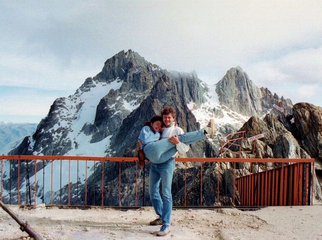 ユーゴスラビアと東ドイツから来たカップルに遭いました。<br />そういえばベルリンの壁崩壊がこの年の11月でした。