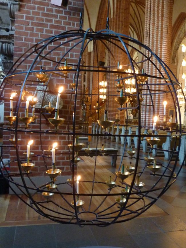 この旅では訪ねた教会で必ず、ろうそくに火を点して来ました。