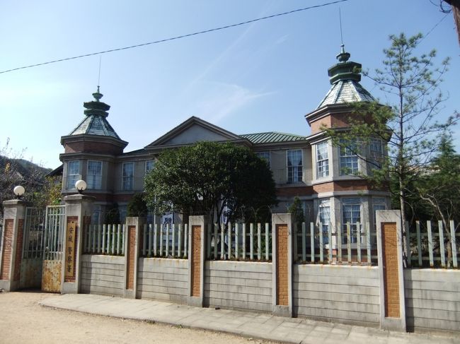 ドラマ済衆院に出ていた日本病院か？？<br /><br />そっくりなので・・・<br />ドラマ'済衆院'は我が国最初の近代式医療機関の済衆院を舞台に繰り広げられる36部作医学ドラマでパク・ヨンウ,ヨン・ジョンフン,ハン・ヘジンなど人気俳優らが陜川（ハプチョン）で撮影に臨んでいた。